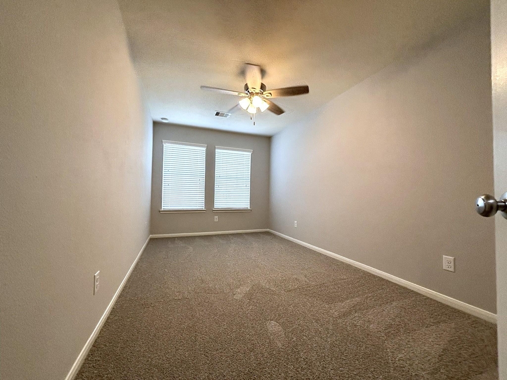 8415 Sunset Loch Drive - Photo 17