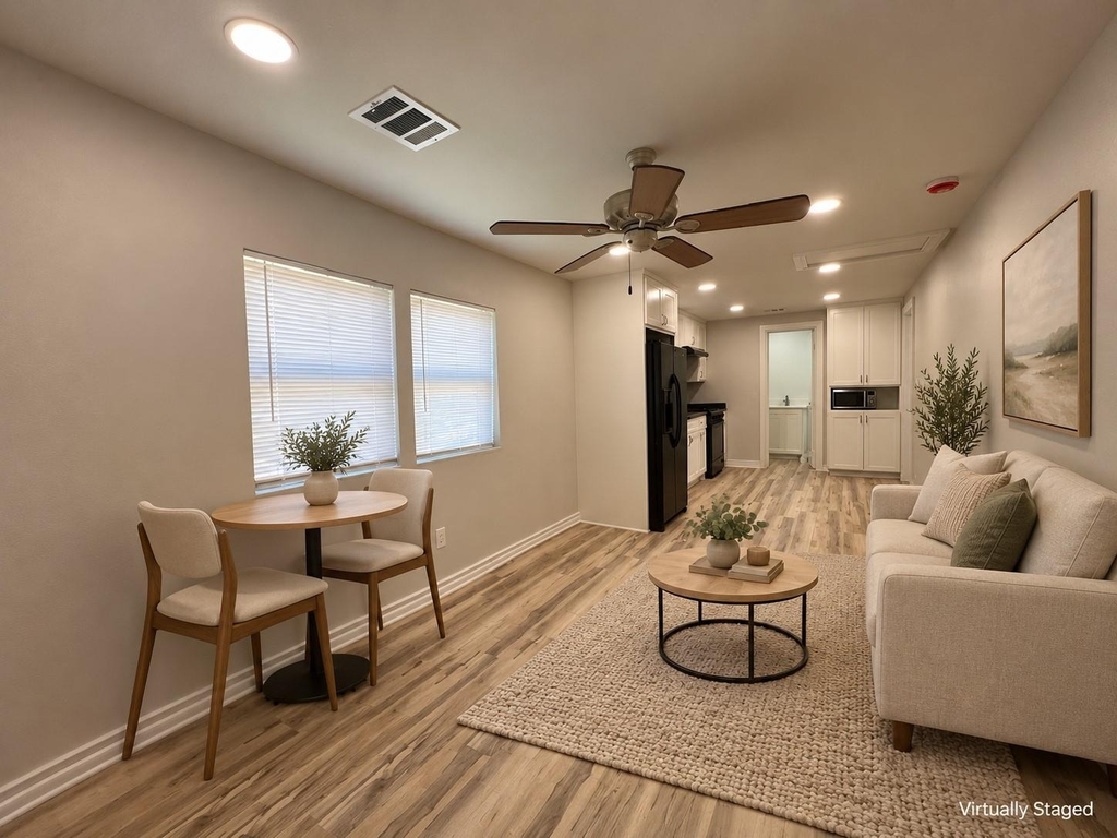 407 1/2 Walton Street - Photo 0