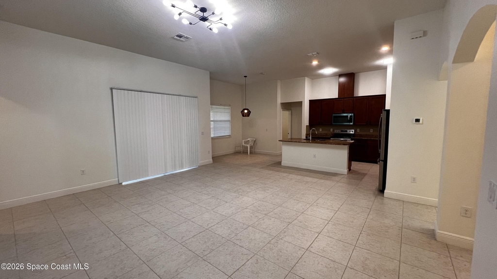 260 De Castro Avenue Se - Photo 9