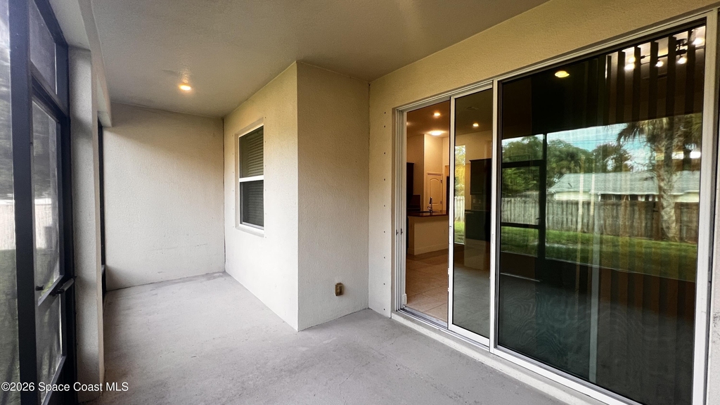 260 De Castro Avenue Se - Photo 37