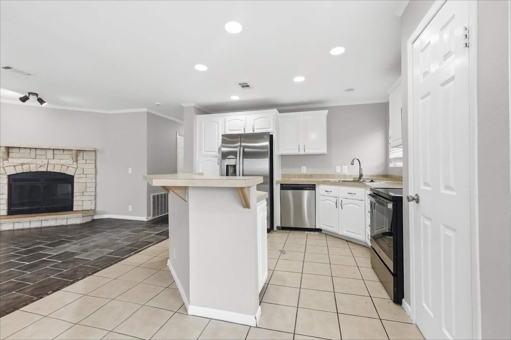 6133 River Pointe Drive - Photo 5