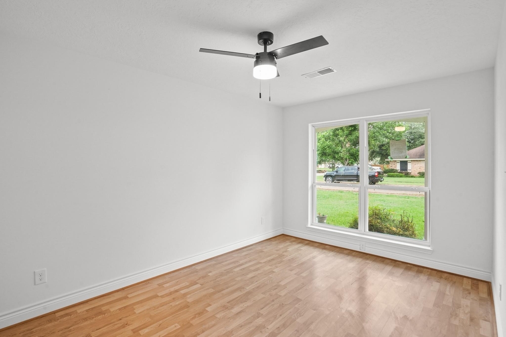 10602 Glenfield Court - Photo 8