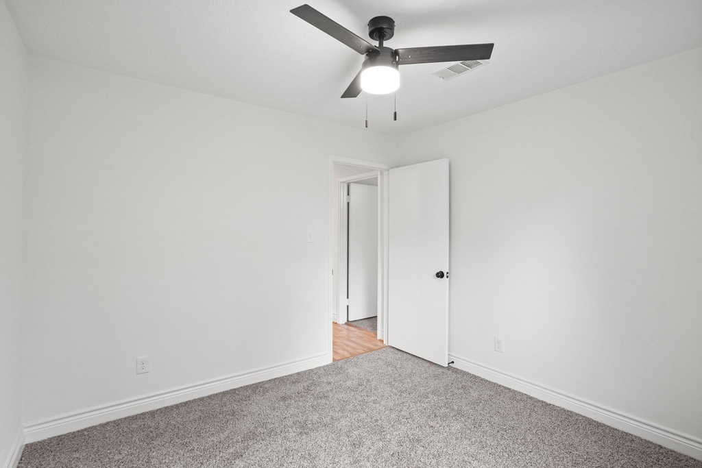 10602 Glenfield Court - Photo 37