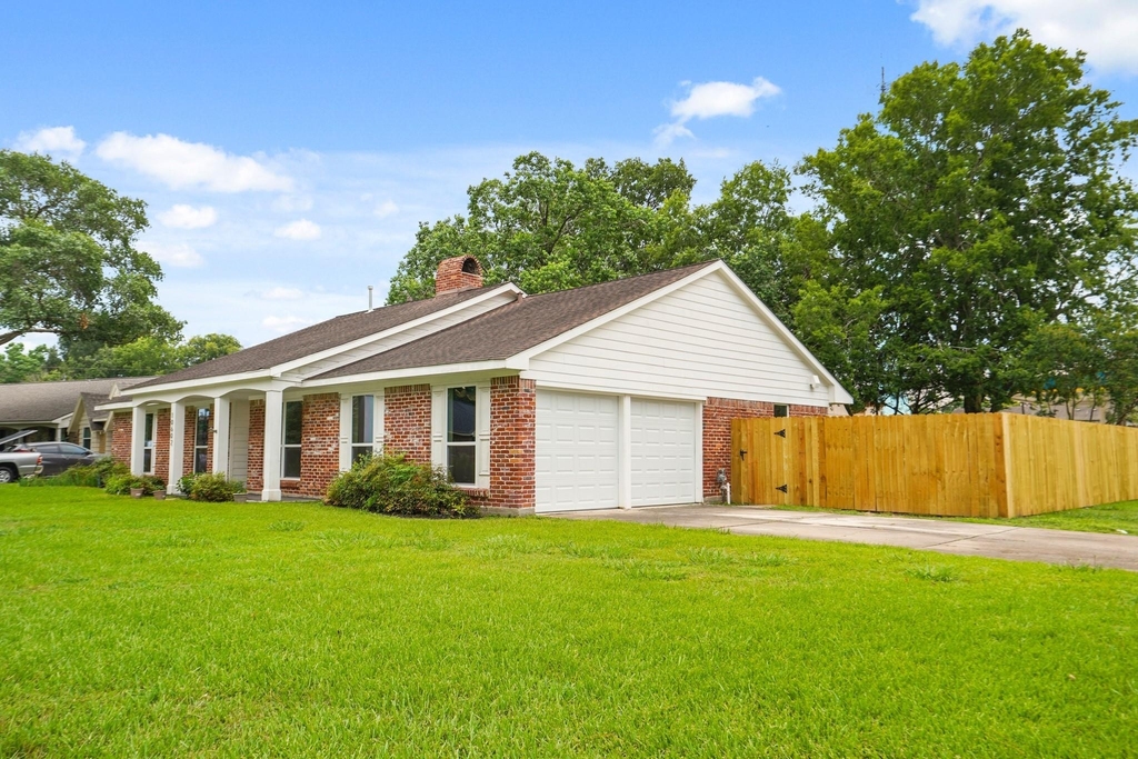 10602 Glenfield Court - Photo 3