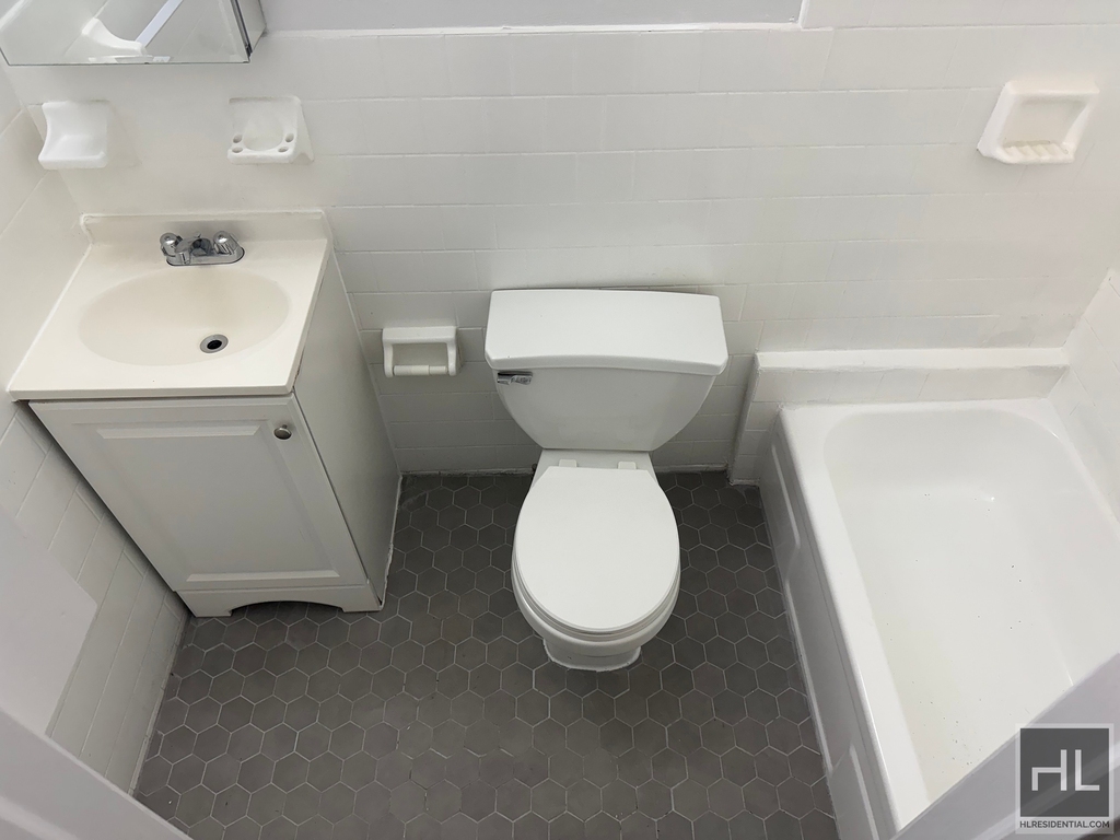 E 102nd St. - Photo 3