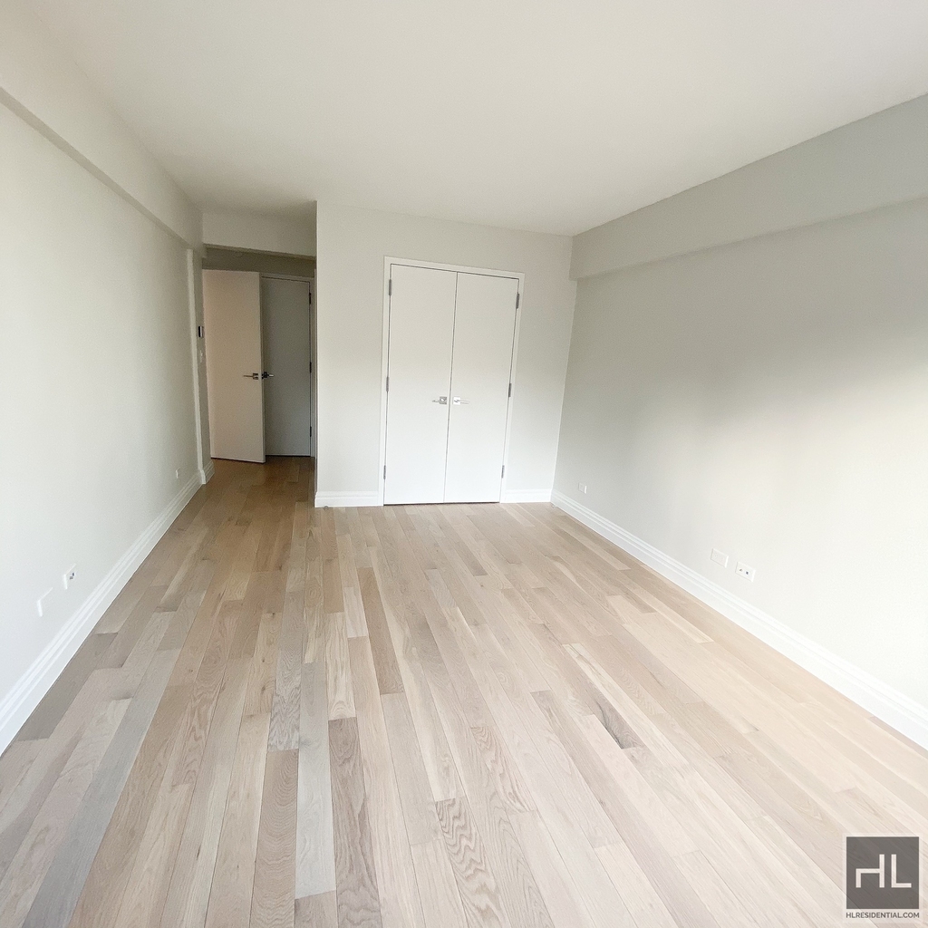 East 51st Street - Photo 1