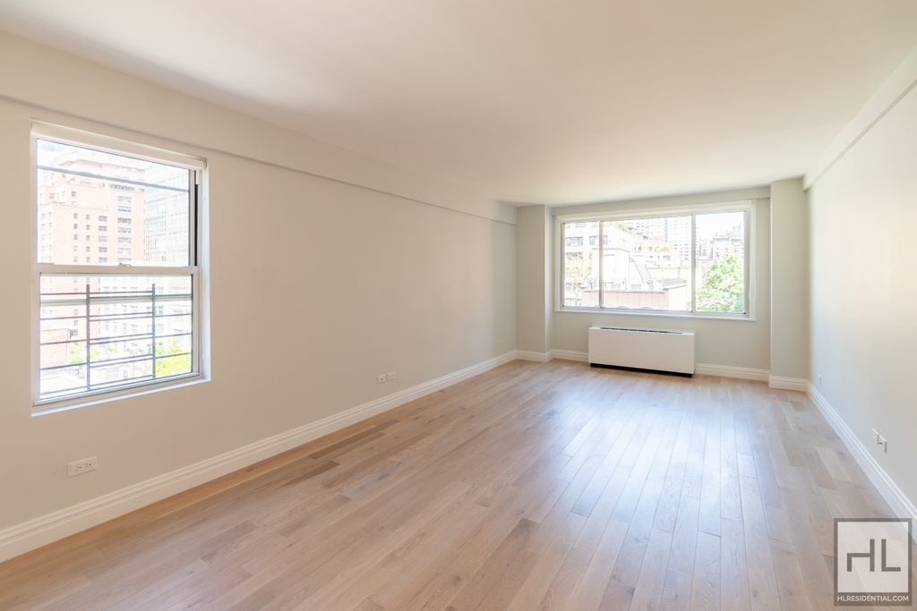 East 51st Street - Photo 3