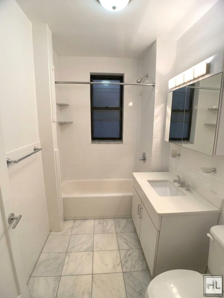West 55 Street - Photo 3