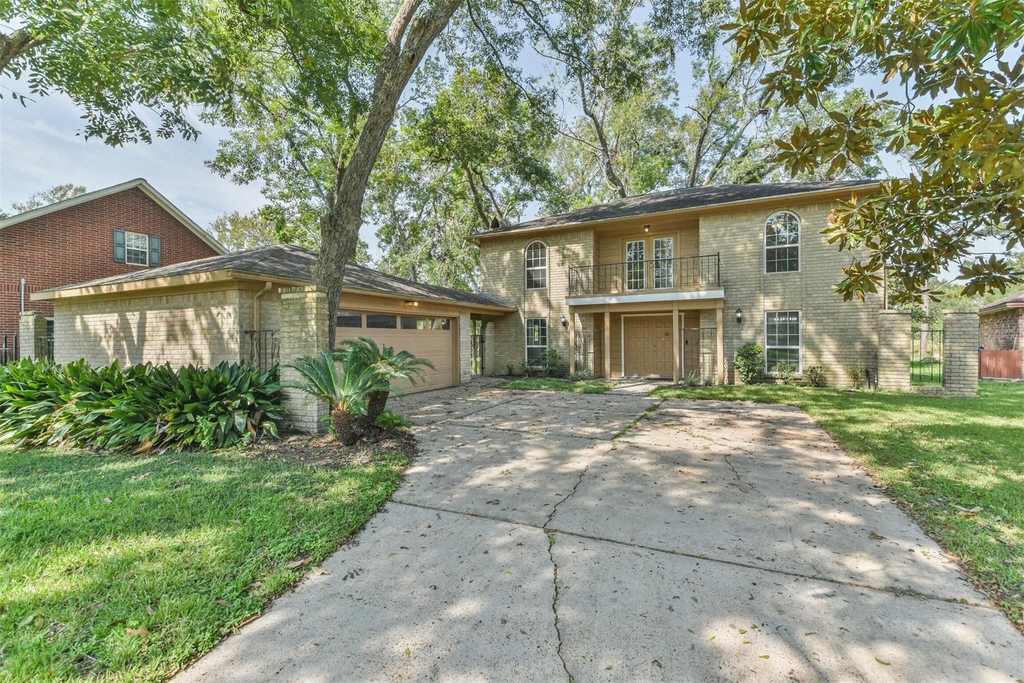 316 Saint Cloud Drive - Photo 0