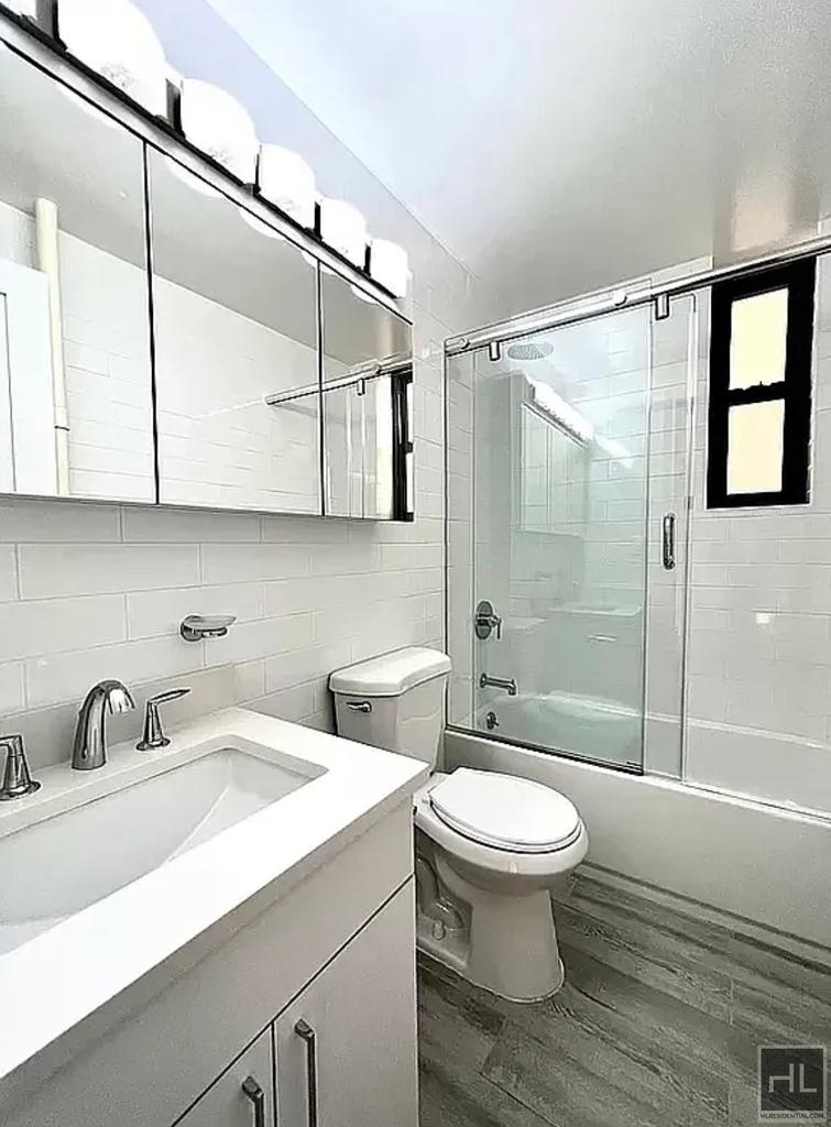 East 77th Street - Photo 5