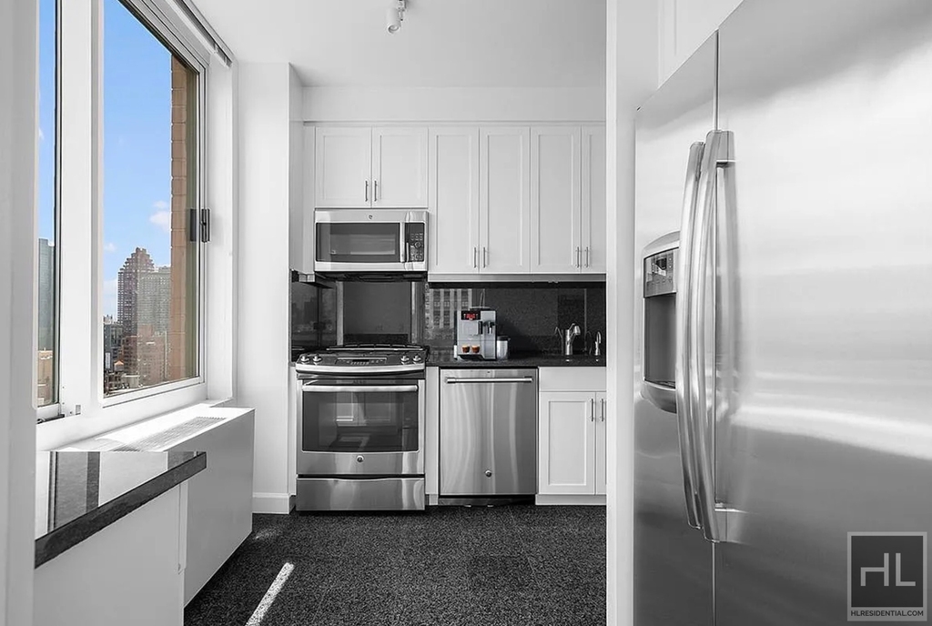 East 79th Street - Photo 5