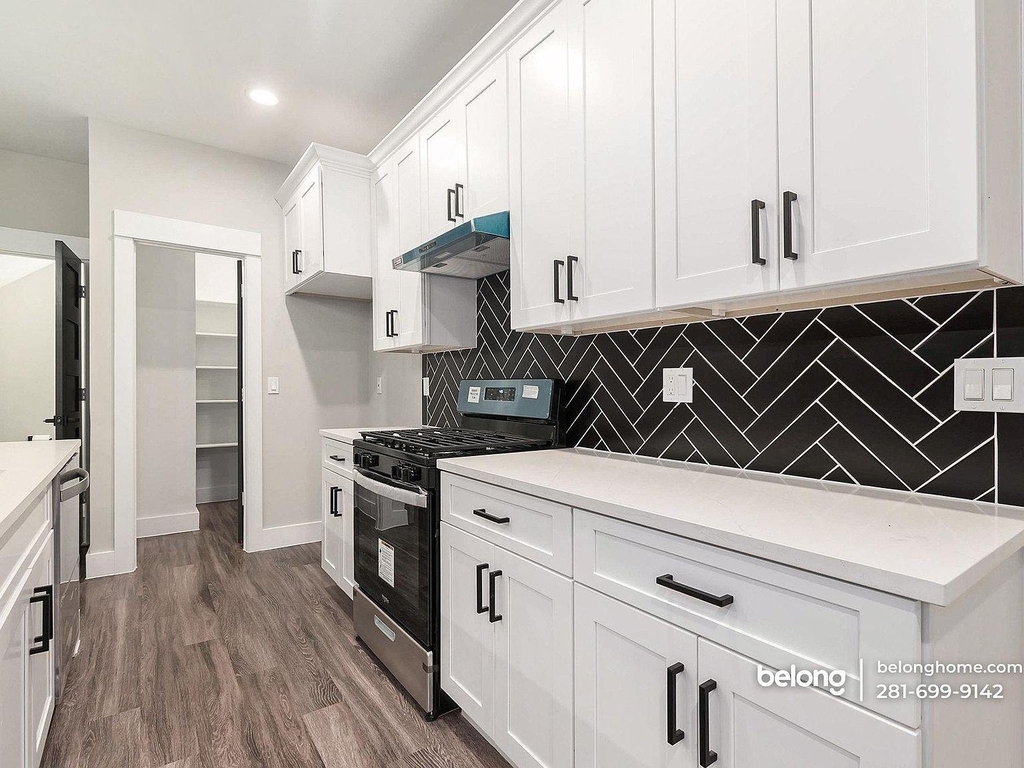 8119 Venus Street - Photo 3