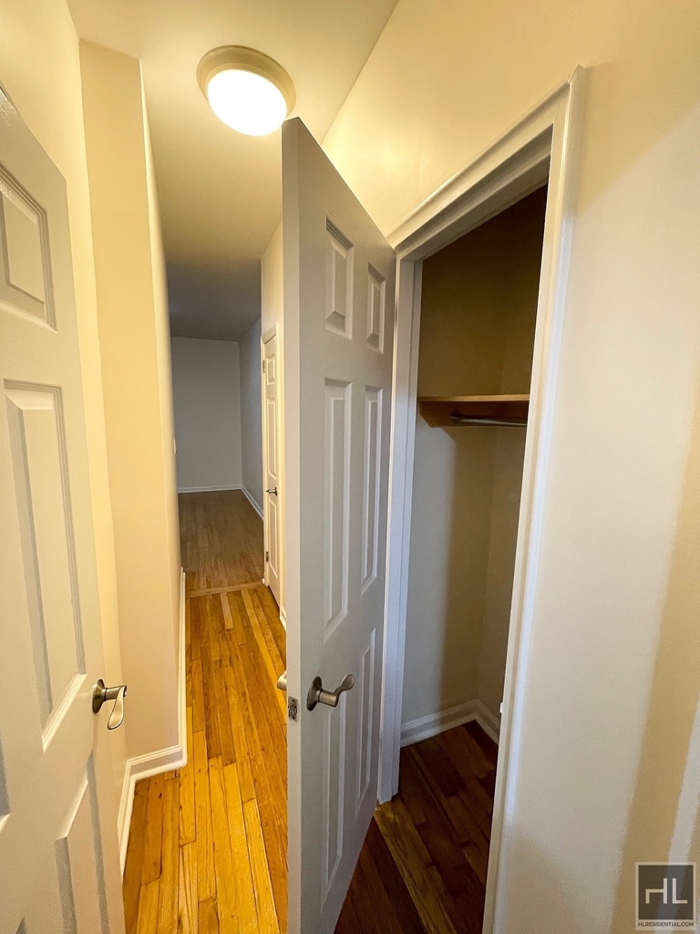 East 82 Street - Photo 12
