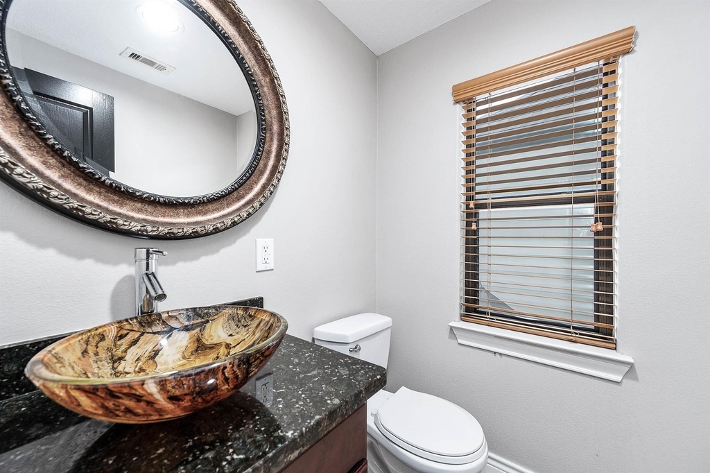 2503 Dallas Street - Photo 16