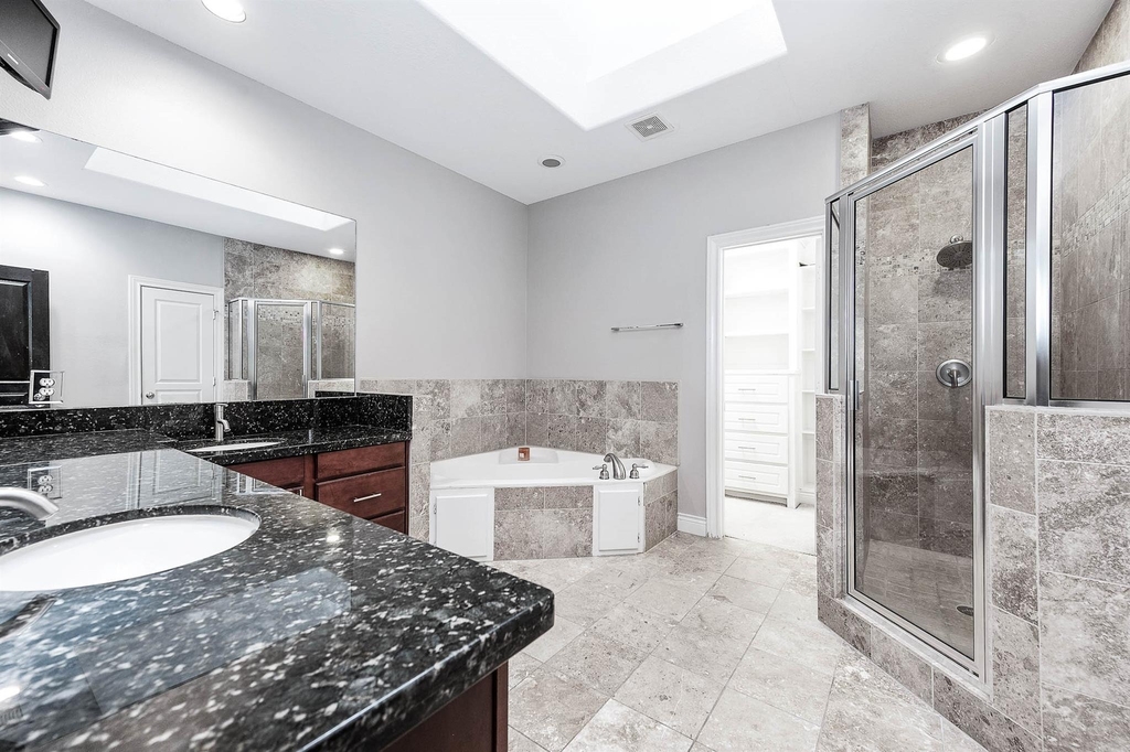 2503 Dallas Street - Photo 7
