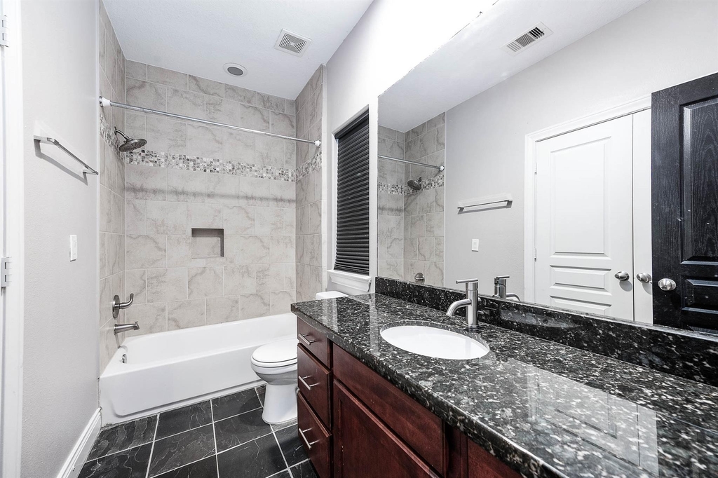 2503 Dallas Street - Photo 13