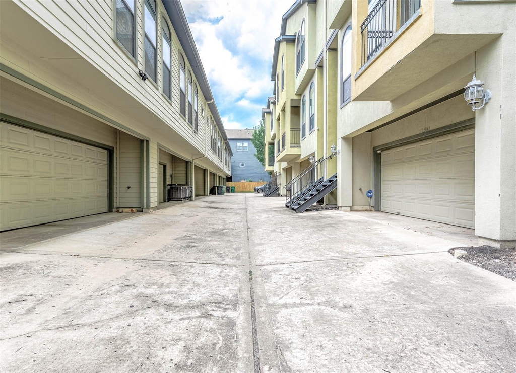 2503 Dallas Street - Photo 18