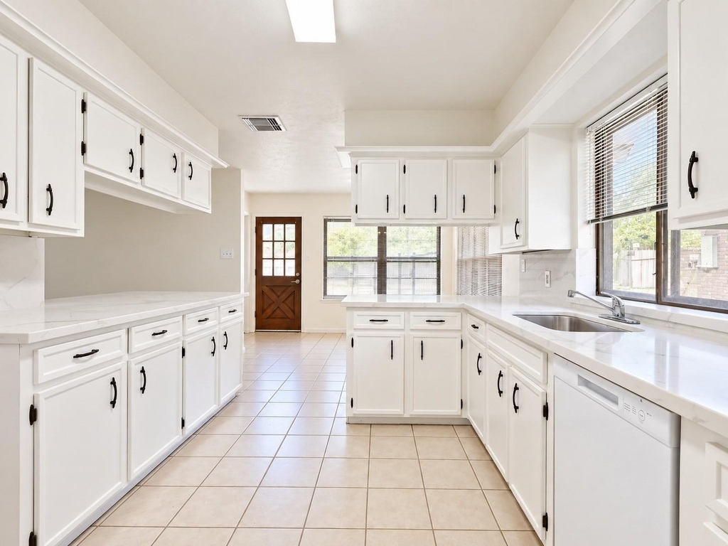 3030 S Blue Meadow Circle - Photo 11