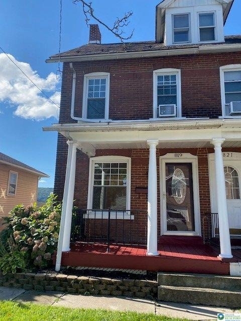 819 Spring - Photo 0