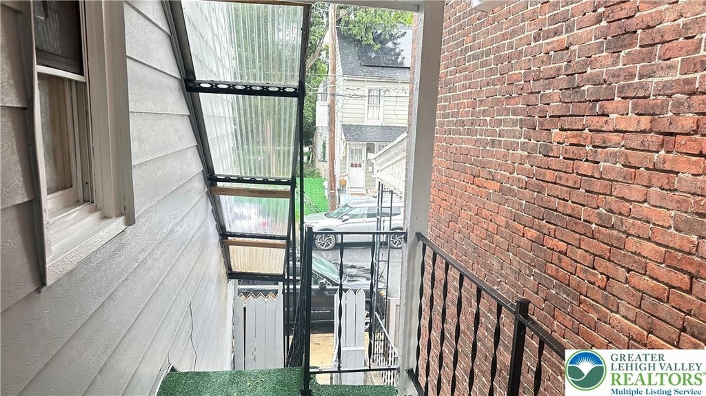 542 N New Street - Photo 22