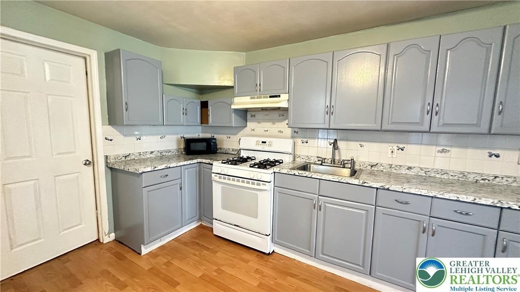 542 N New Street - Photo 8