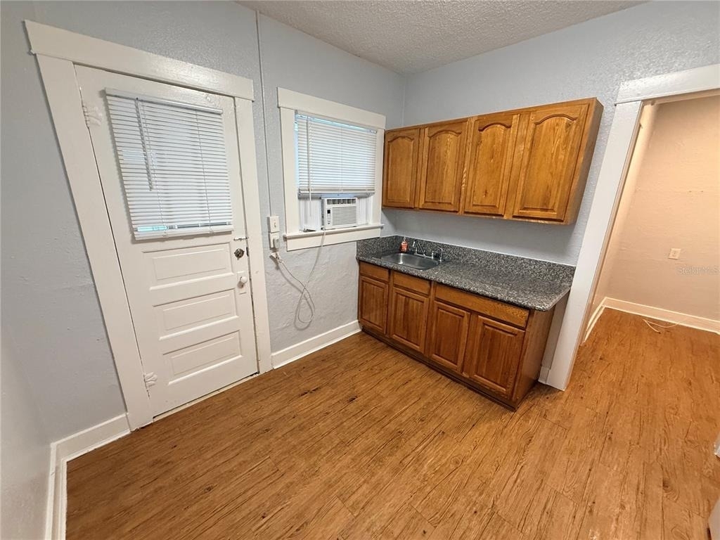 308 Grove Street N - Photo 17