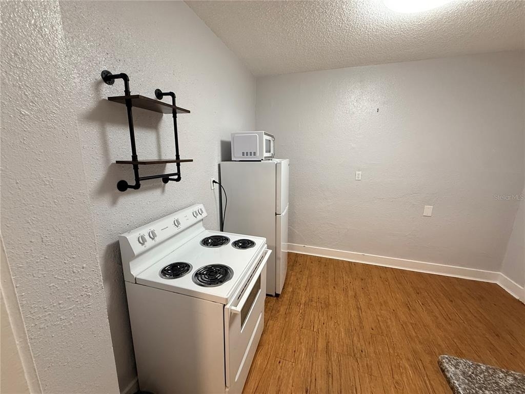308 Grove Street N - Photo 15