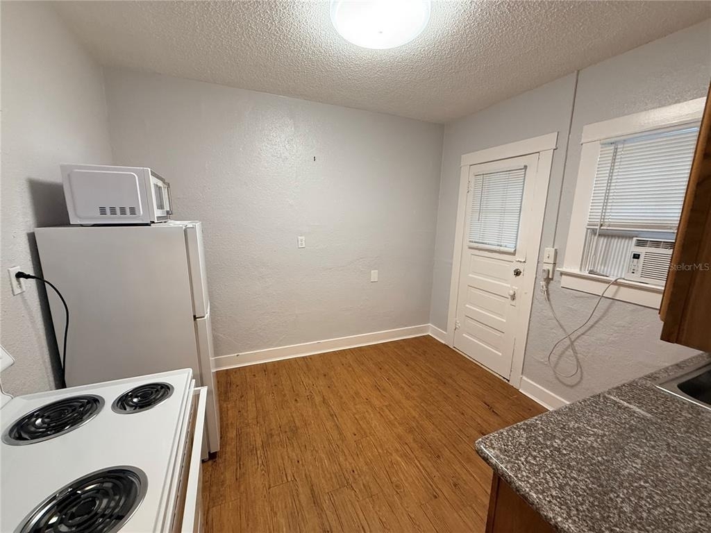 308 Grove Street N - Photo 16