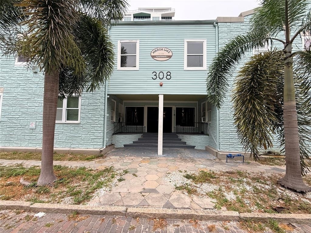 308 Grove Street N - Photo 0