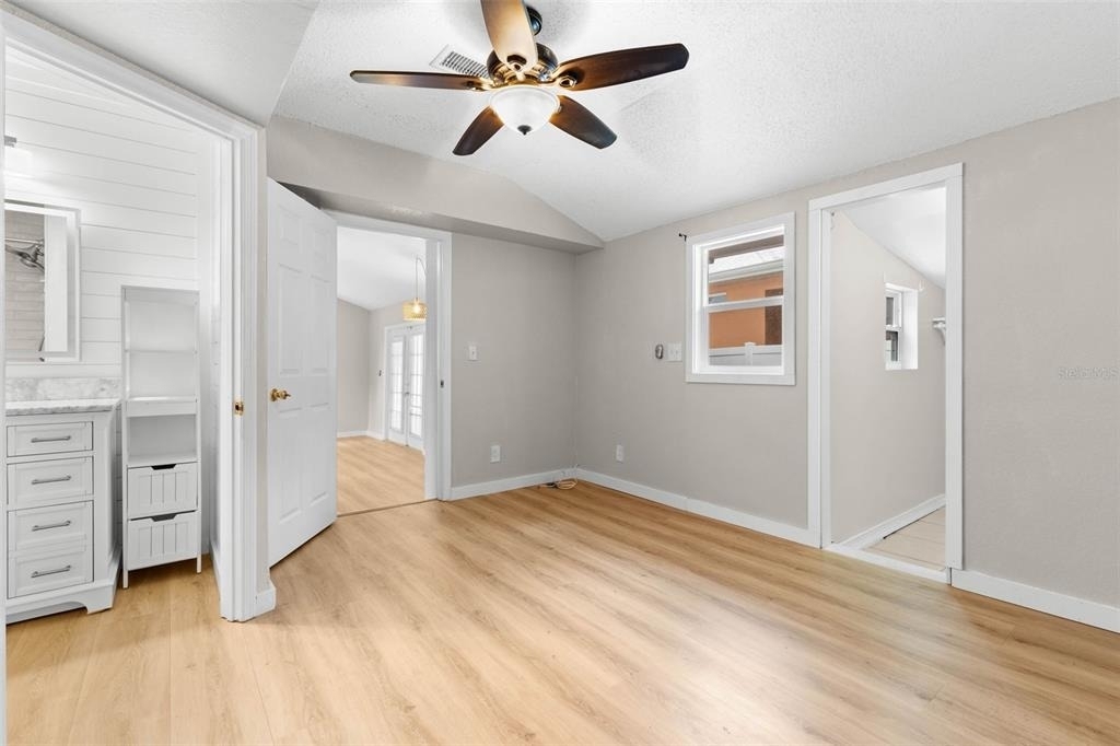 123 N Safford Avenue - Photo 9