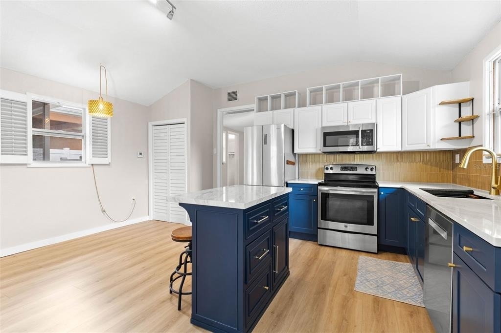 123 N Safford Avenue - Photo 6