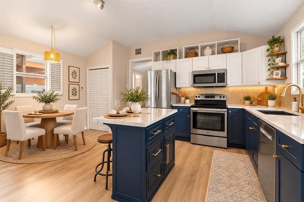 123 N Safford Avenue - Photo 5