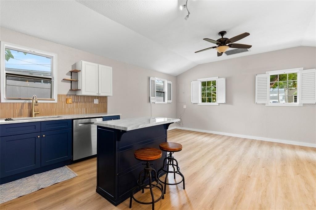 123 N Safford Avenue - Photo 24