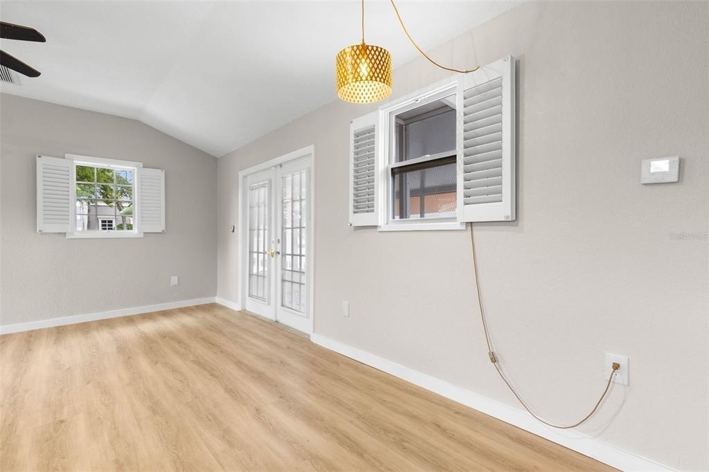 123 N Safford Avenue - Photo 29