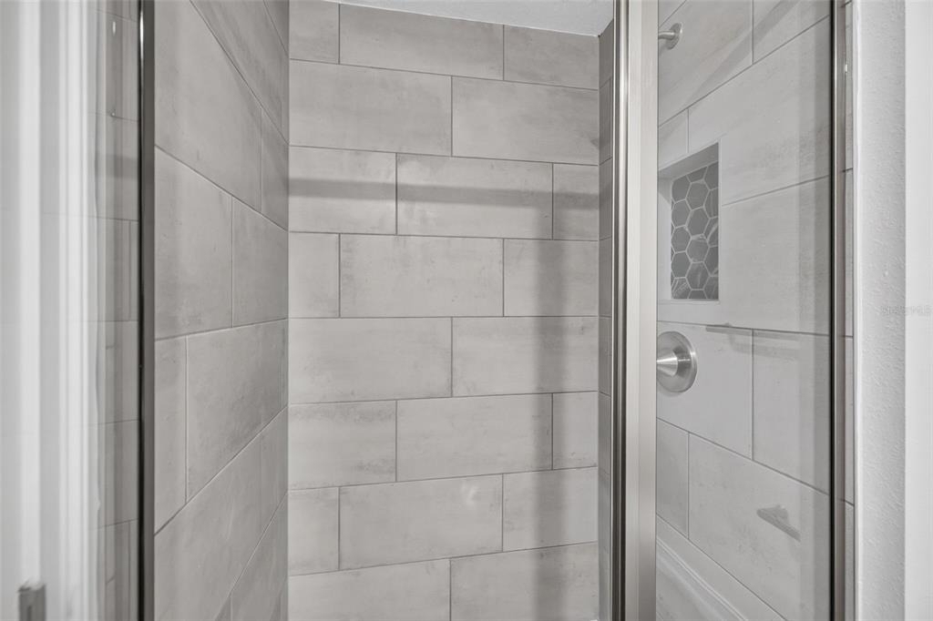 1439 West Chestnut Street - Photo 4