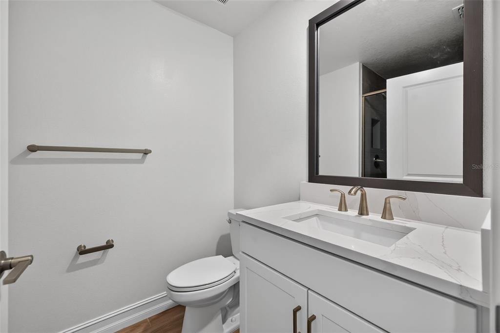 1439 West Chestnut Street - Photo 3