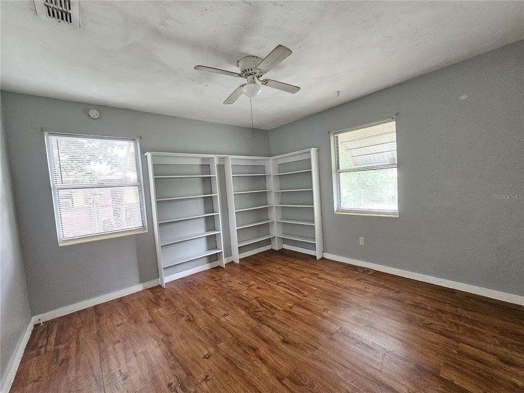 715 Longfellow Boulevard - Photo 12