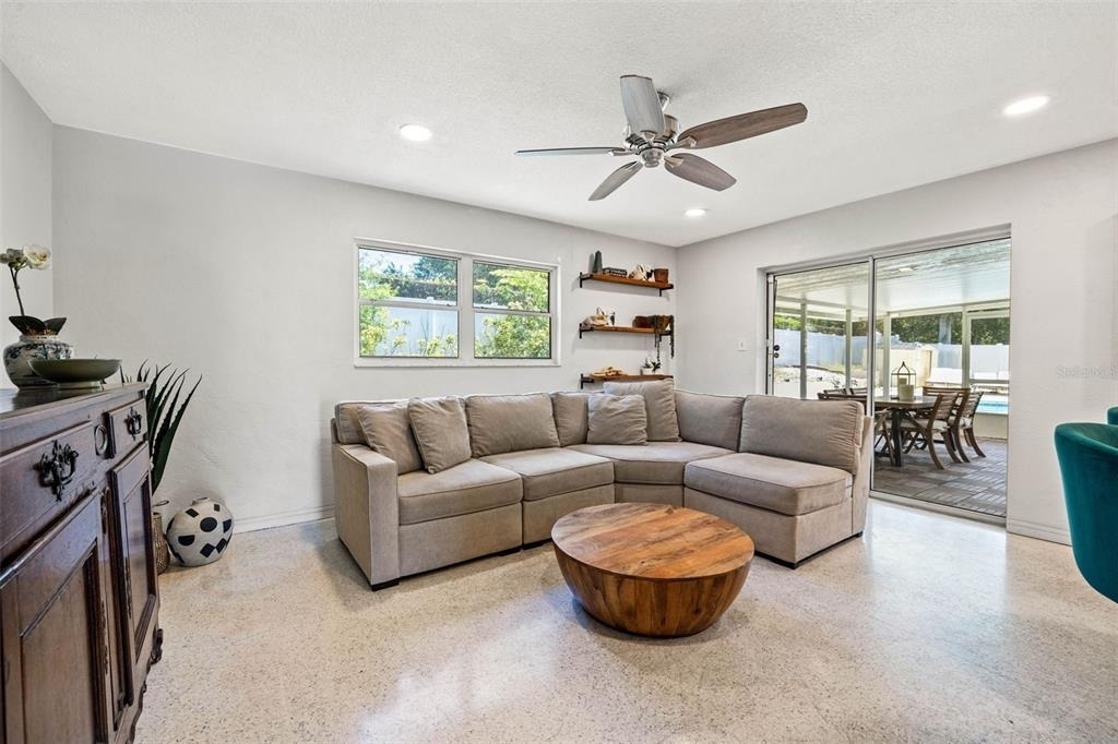 5015 54th Street N - Photo 9