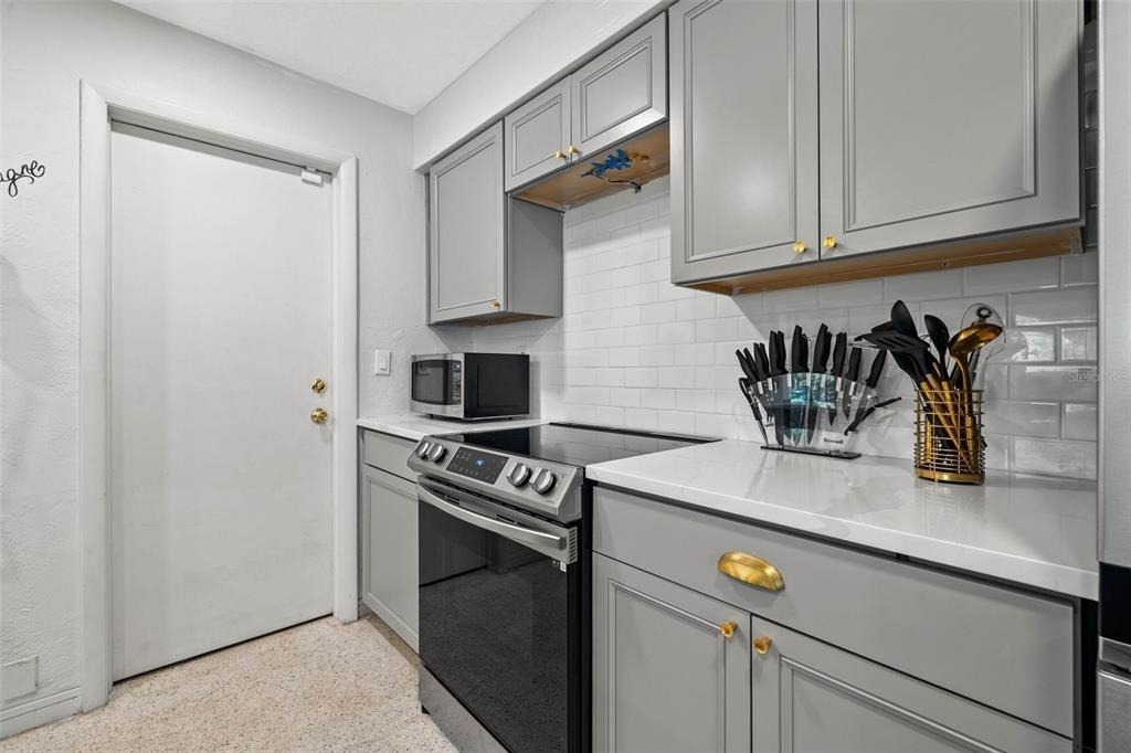 5015 54th Street N - Photo 17