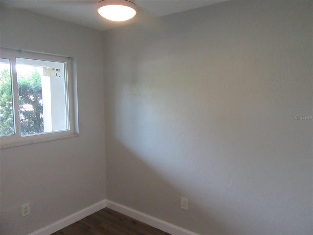 5900 22nd Avenue N - Photo 5