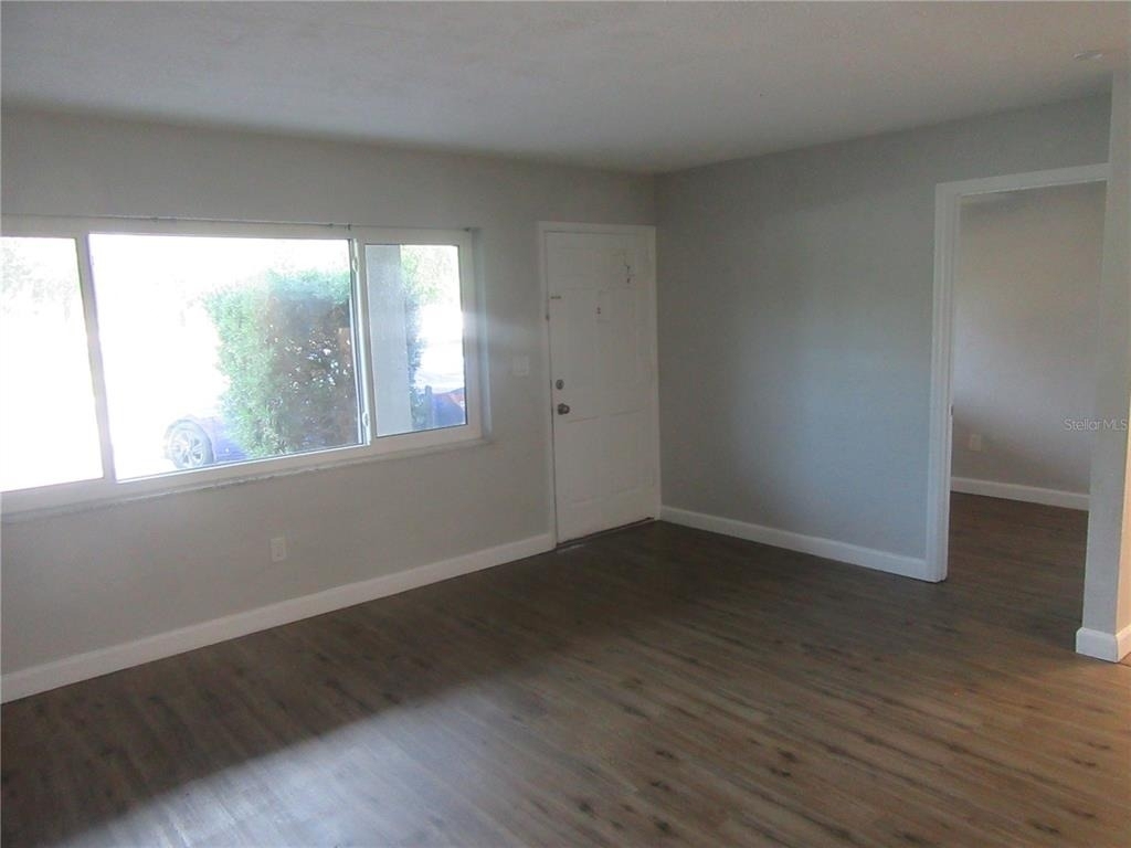 5900 22nd Avenue N - Photo 3