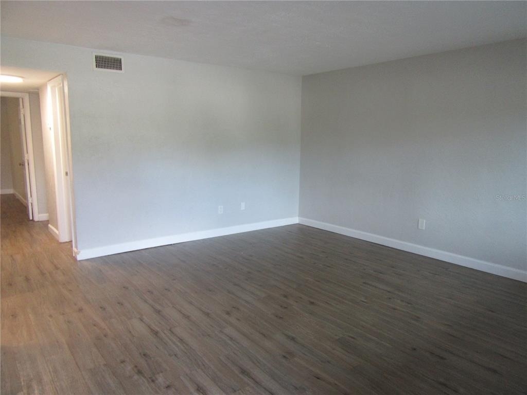 5900 22nd Avenue N - Photo 2
