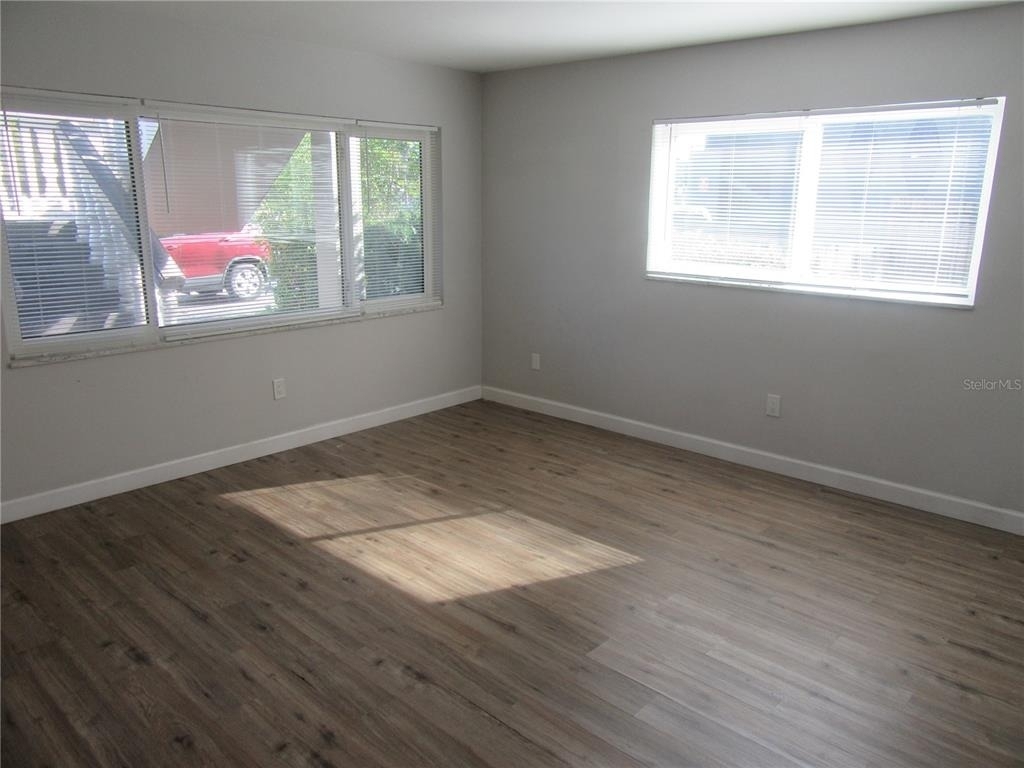 5900 22nd Avenue N - Photo 2