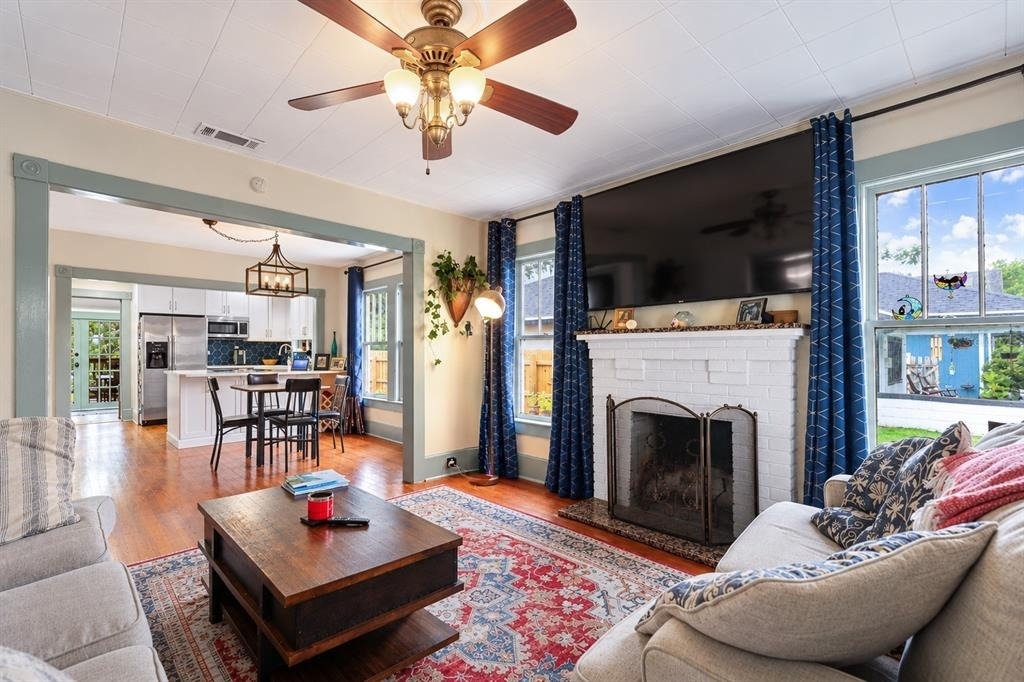 108 W Haya Street - Photo 1