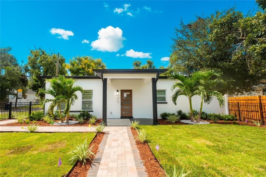 910 E Osborne Avenue - Photo 0