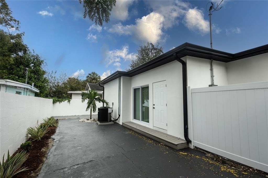 910 E Osborne Avenue - Photo 21