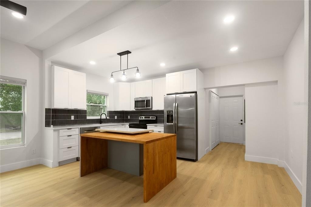 910 E Osborne Avenue - Photo 4