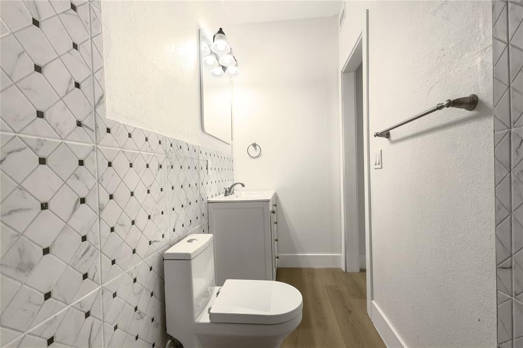 910 E Osborne Avenue - Photo 9