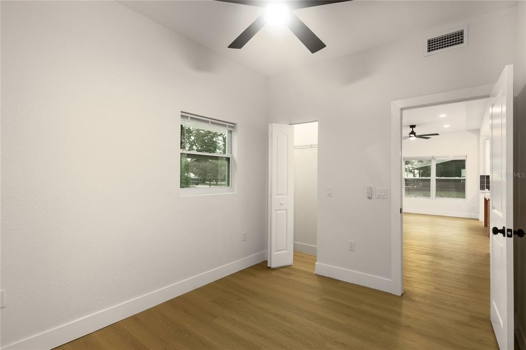 910 E Osborne Avenue - Photo 14