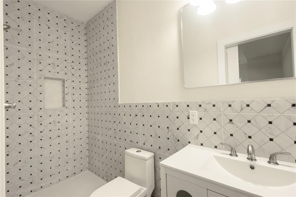 910 E Osborne Avenue - Photo 8